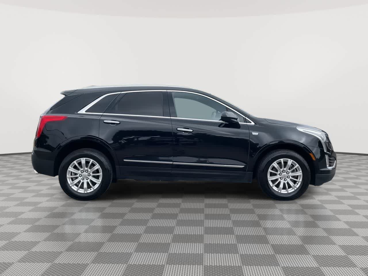 Used 2018 Cadillac XT5 FWD w/ LPO, Wheel Lock Package image 9