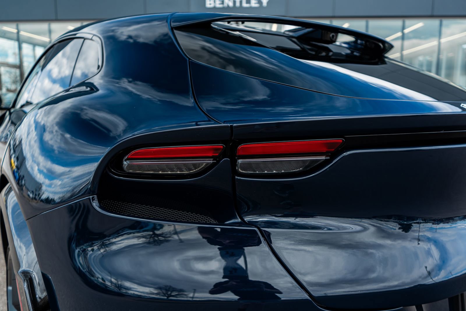 Used 2025 Ferrari Purosangue image 12