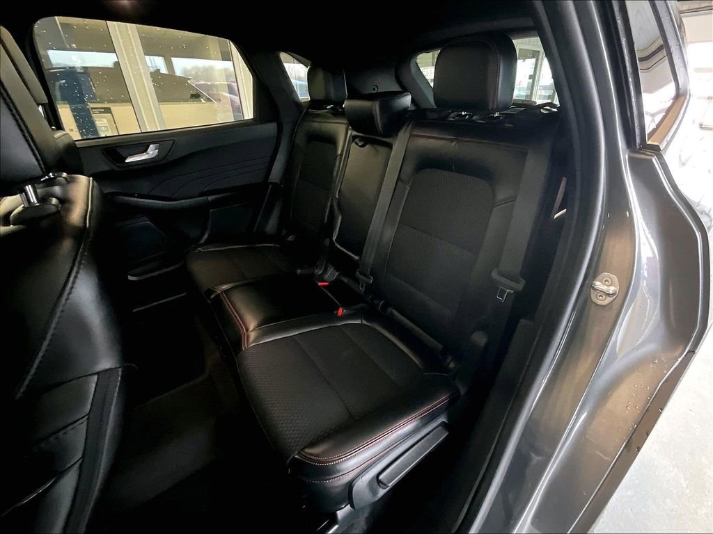 Used 2025 Ford Escape ST-Line image 15