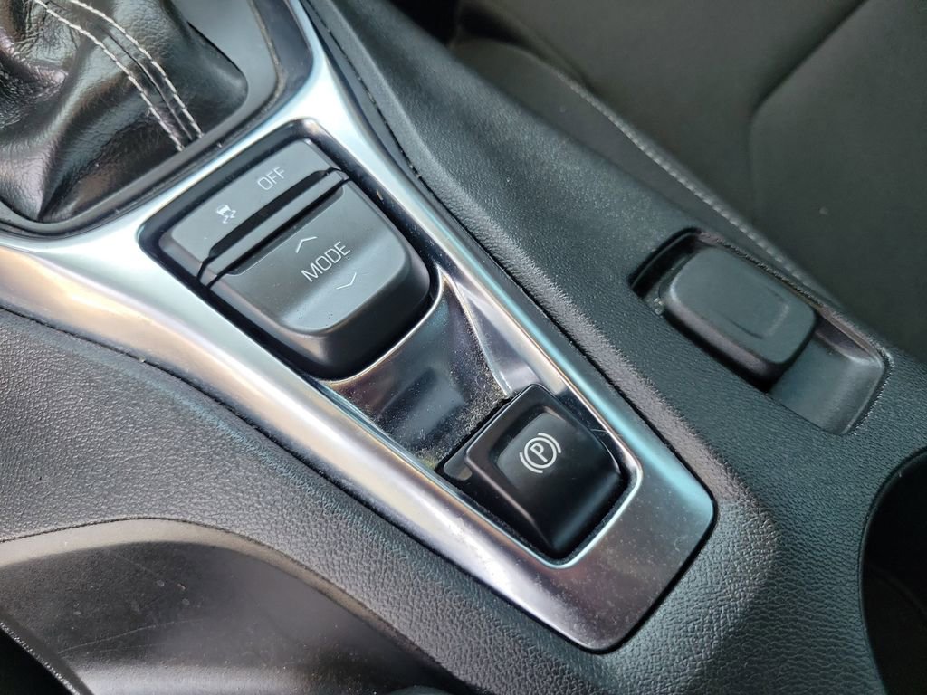 Used 2023 Chevrolet Camaro LT RWD image 20