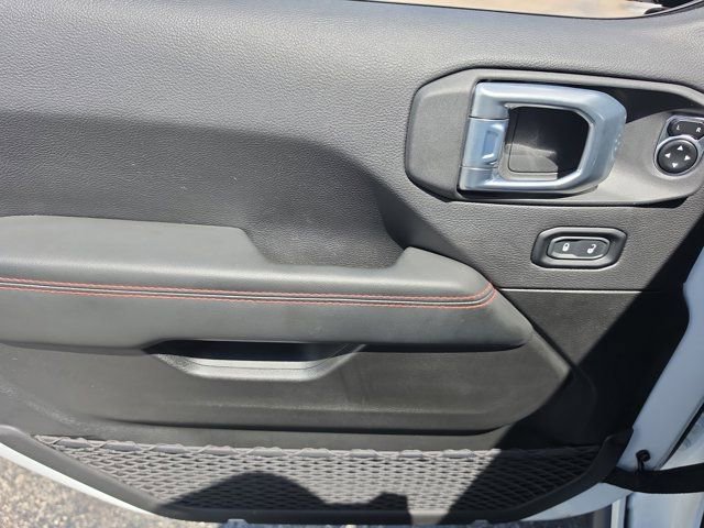 Used 2024 Jeep Gladiator Rubicon w/ Technology Group AWD/4WD image 17