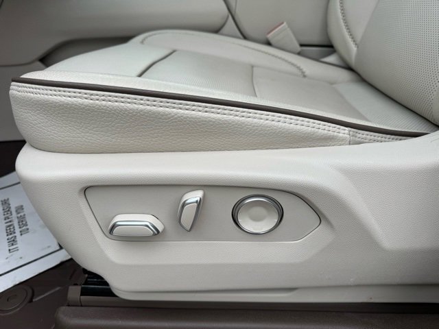 Used 2024 GMC Yukon XL Denali w/ Advanced Technology Package image 12