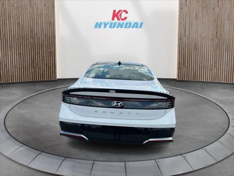 New 2025 Hyundai Sonata SEL image 4