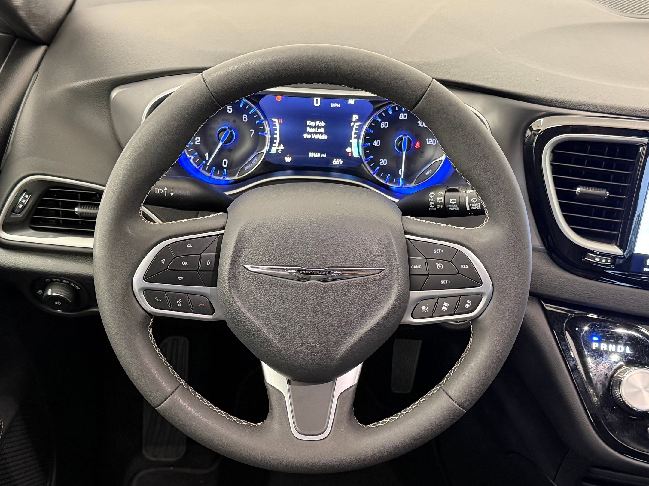 Used 2025 Chrysler Pacifica Select image 14