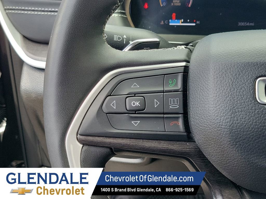 Used 2023 Jeep Grand Cherokee L Limited AWD/4WD image 33