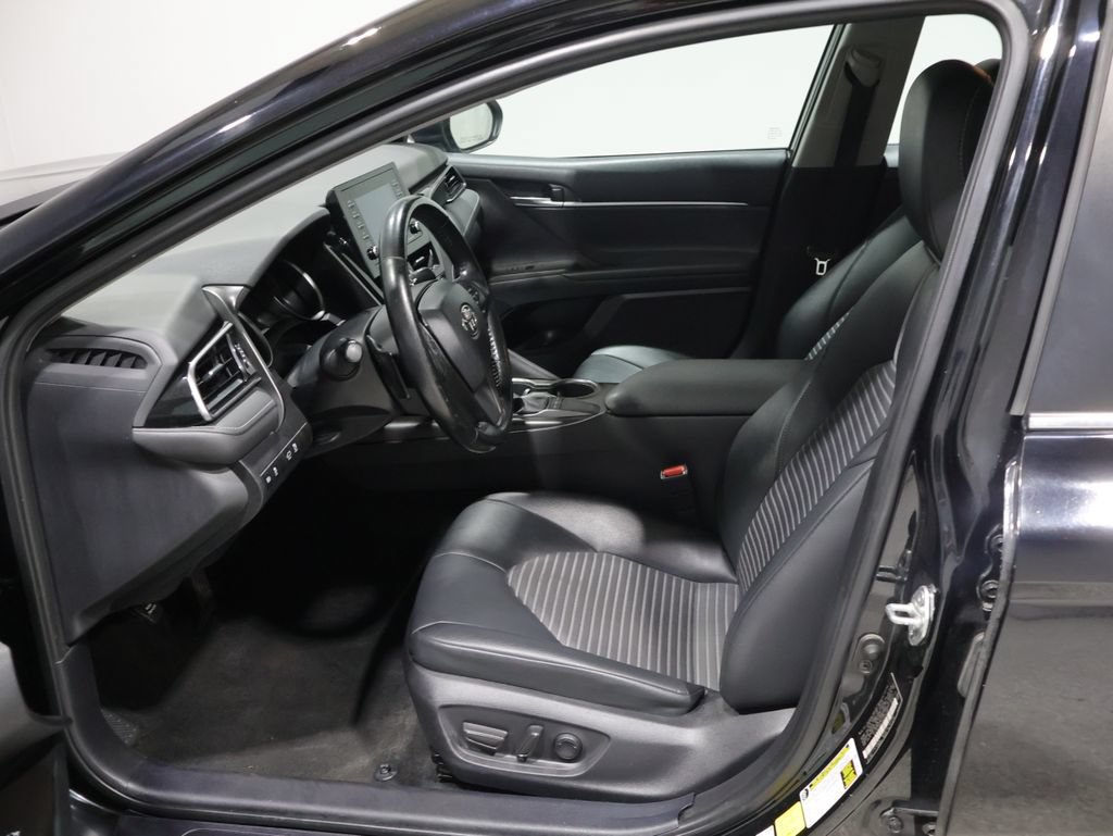 Used 2023 Toyota Camry SE FWD image 9