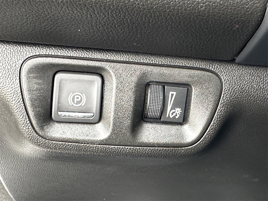 Used 2023 GMC Acadia SLT w/ Preferred Package image 28