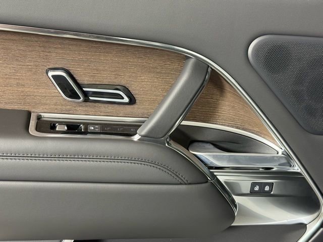 New 2025 Land Rover Range Rover SE image 21