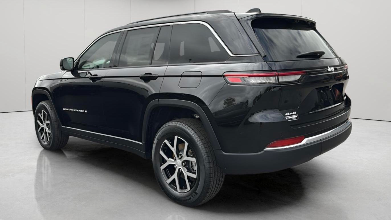 New 2025 Jeep Grand Cherokee Limited w/ Luxury Tech Group II AWD/4WD image 8