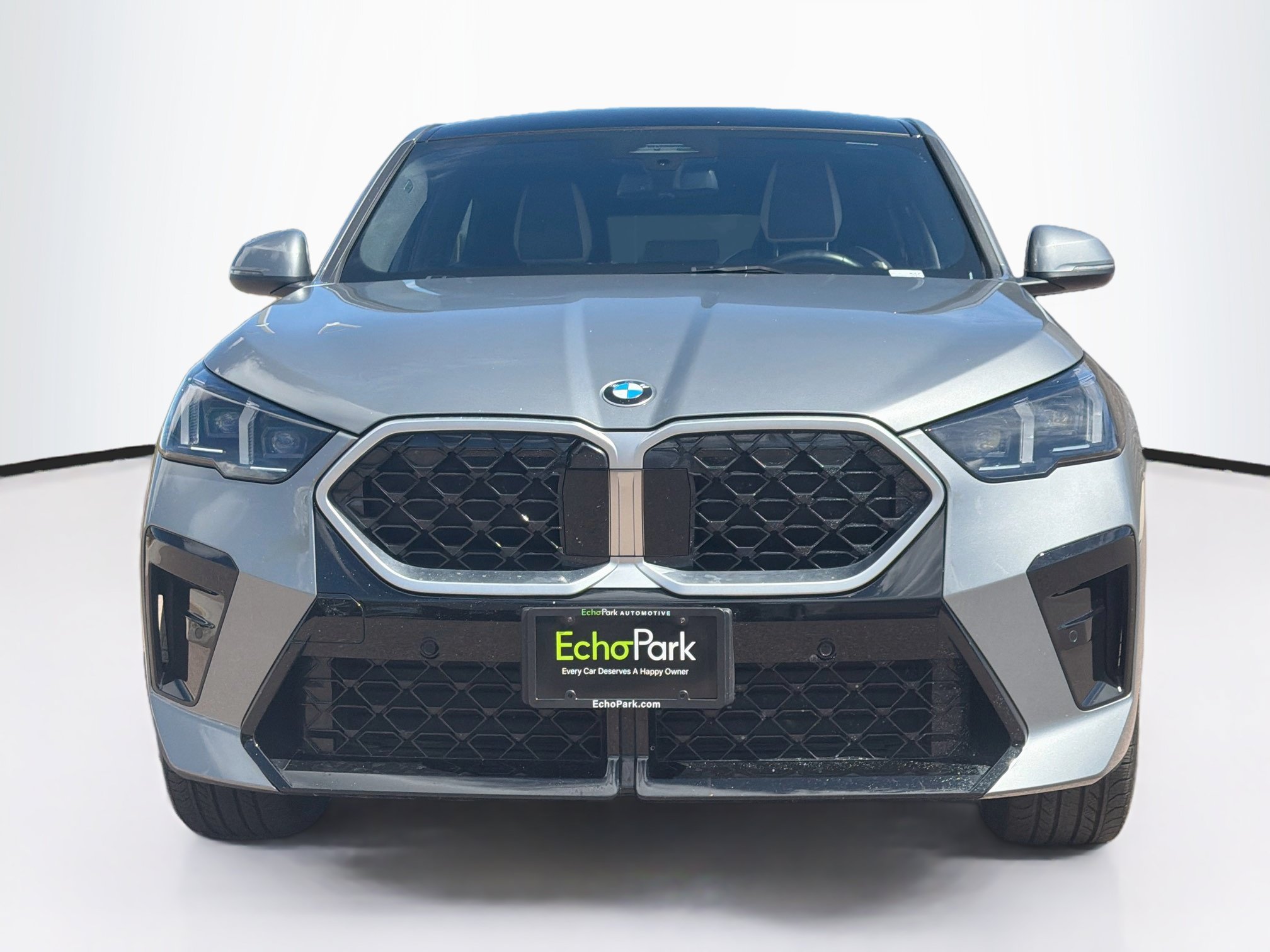 Used 2025 BMW X2 xDrive28i AWD/4WD image 2