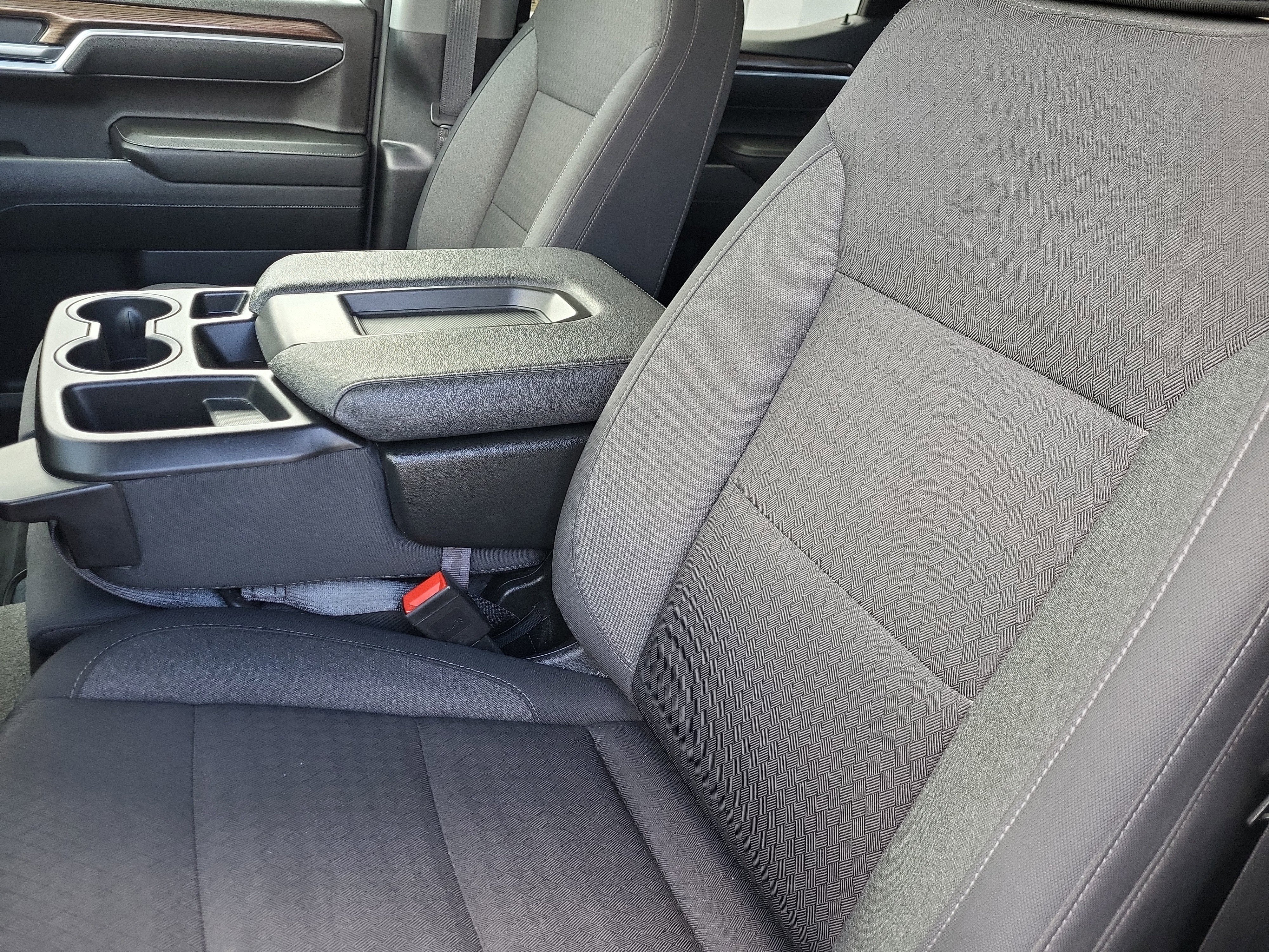 Used 2025 Chevrolet Silverado 1500 LT image 13