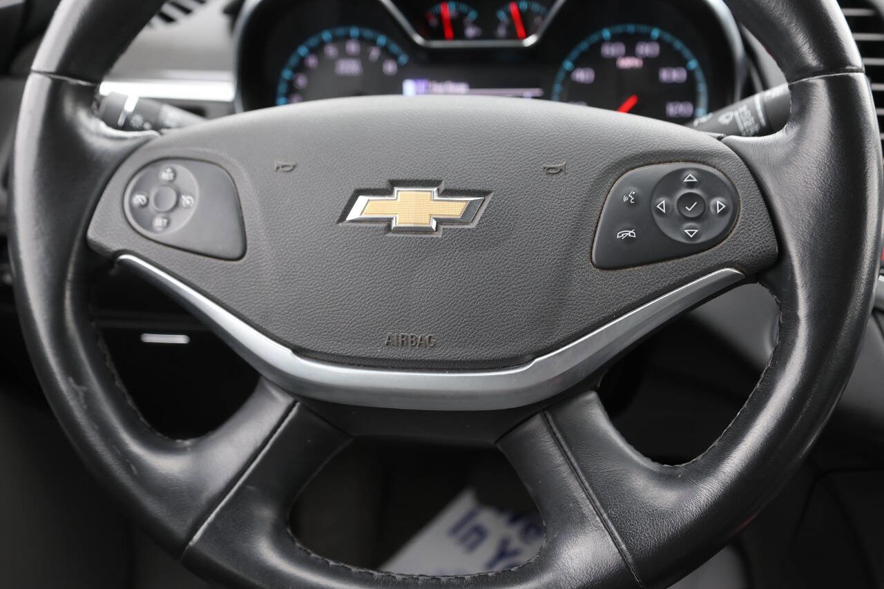 Used 2018 Chevrolet Impala LT FWD image 18
