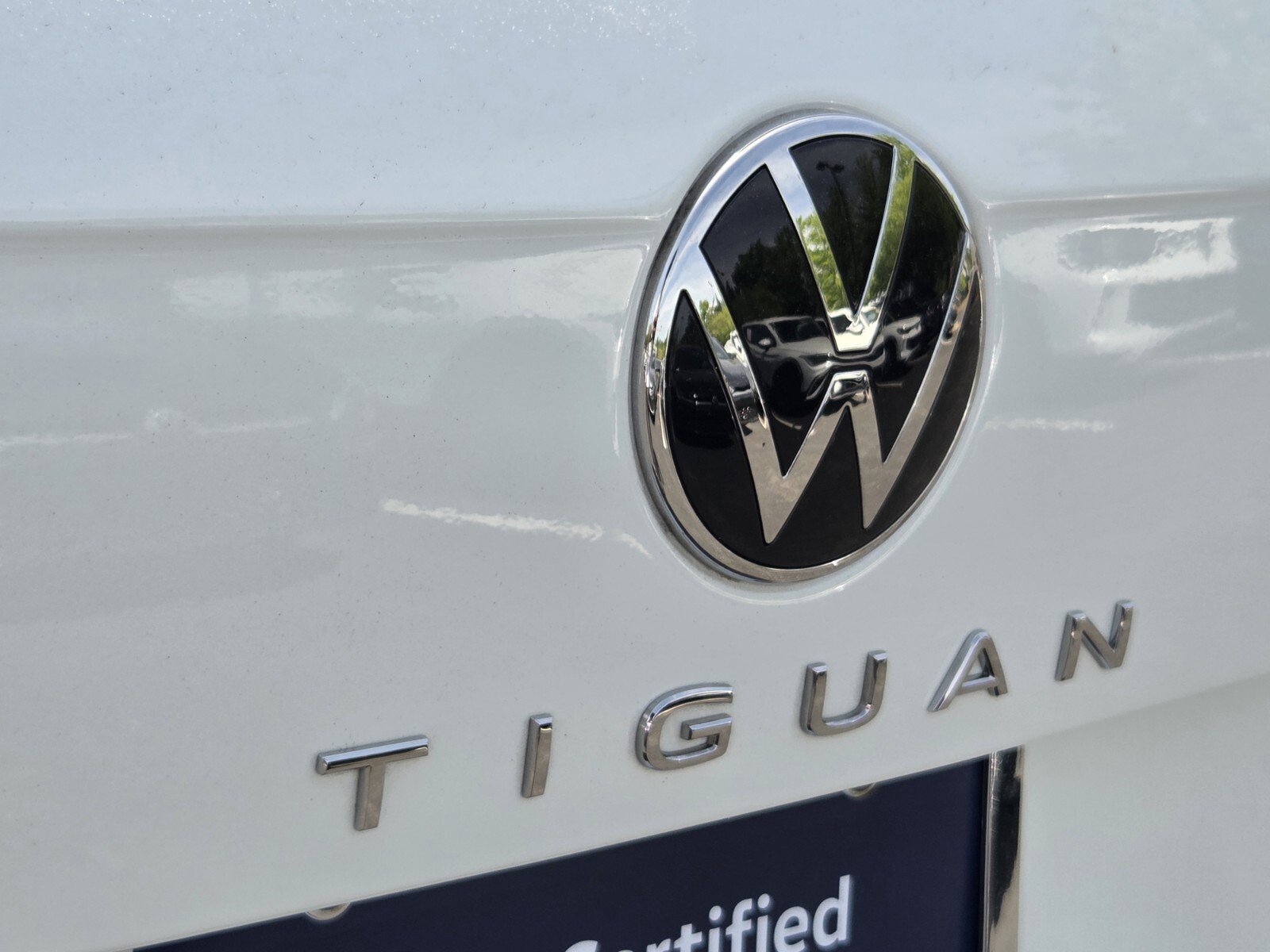 Used 2024 Volkswagen Tiguan SE R-Line FWD image 35