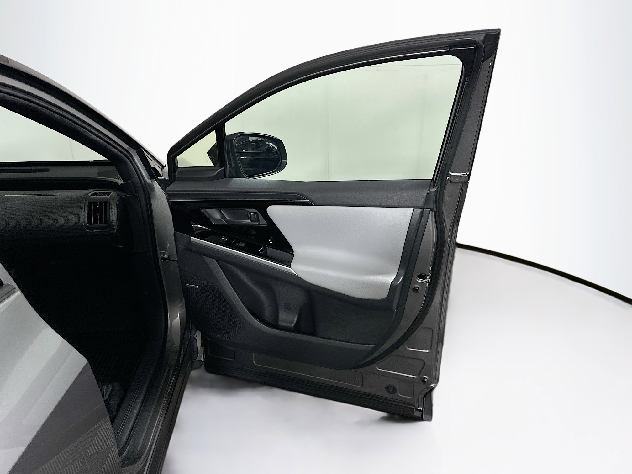 Used 2024 Subaru Solterra Touring w/ Touring Package image 35