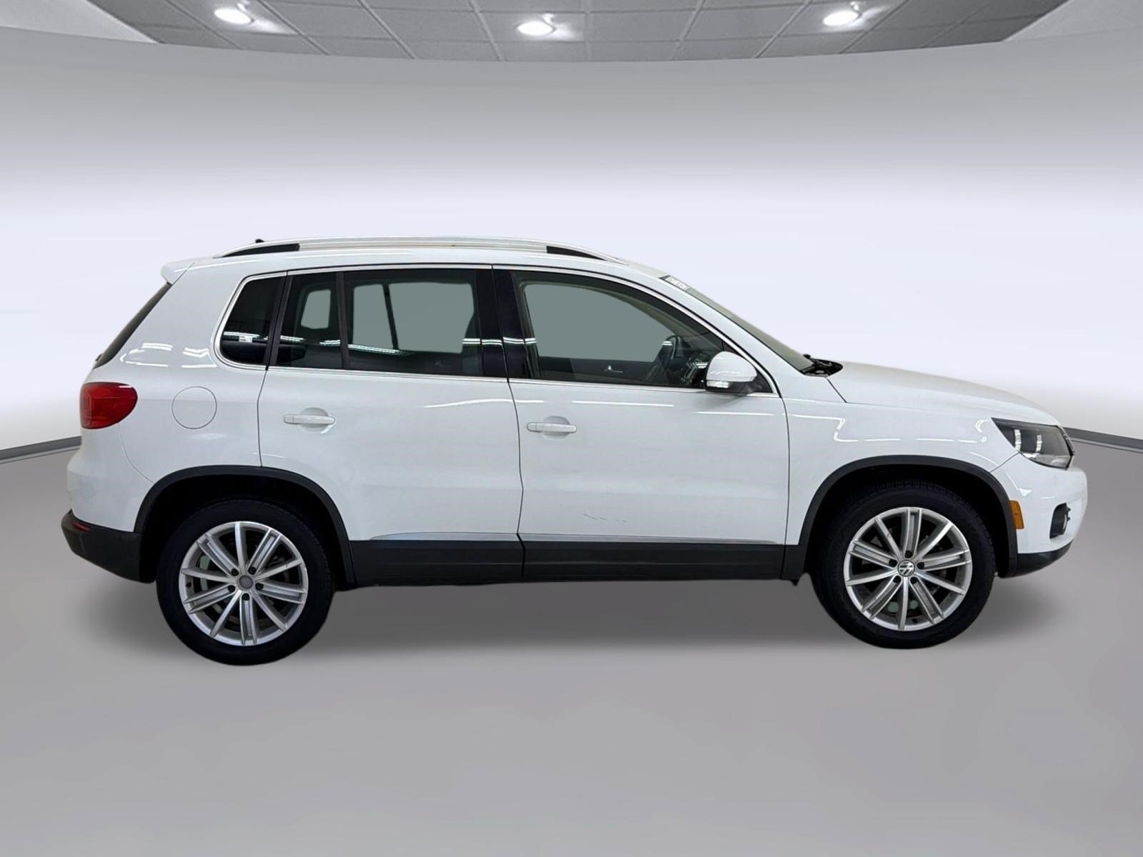 Used 2015 Volkswagen Tiguan SEL FWD image 8