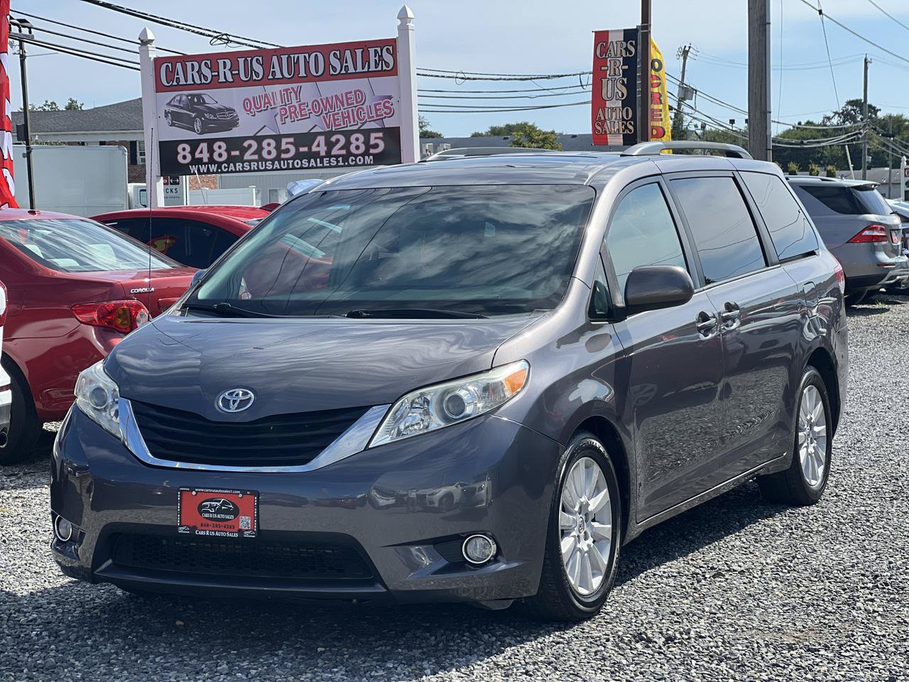 Used 2013 Toyota Sienna XLE AWD/4WD image 3