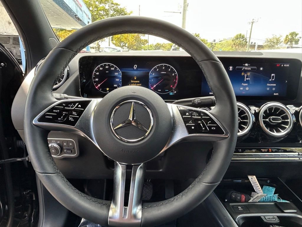 Used 2025 Mercedes-Benz GLA 250 4MATIC image 18