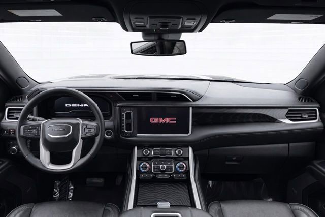Used 2021 GMC Yukon XL Denali w/ Denali Premium Package image 20