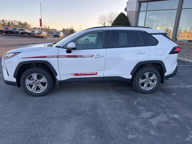 Used 2025 Toyota RAV4 XLE w/ Convenience Package image 4