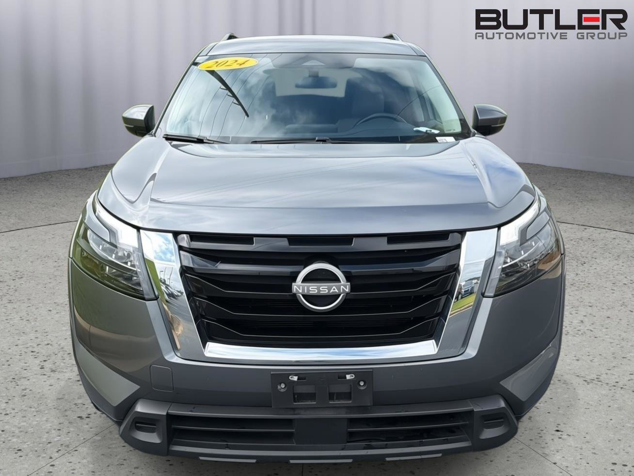 Used 2024 Nissan Pathfinder SV FWD image 9