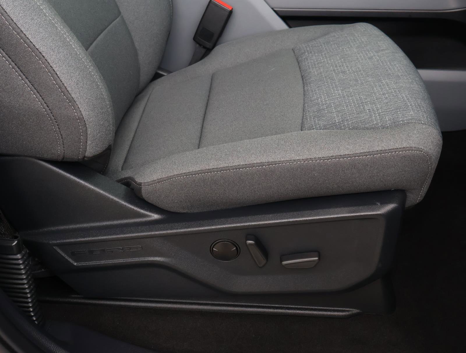 Used 2024 Ford F150 XLT w/ Equipment Group 303A High image 21