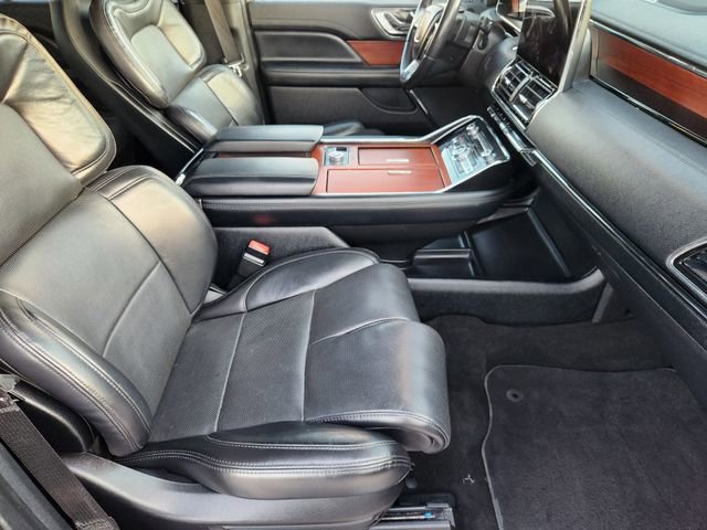 Used 2021 Lincoln Navigator L Reserve image 11