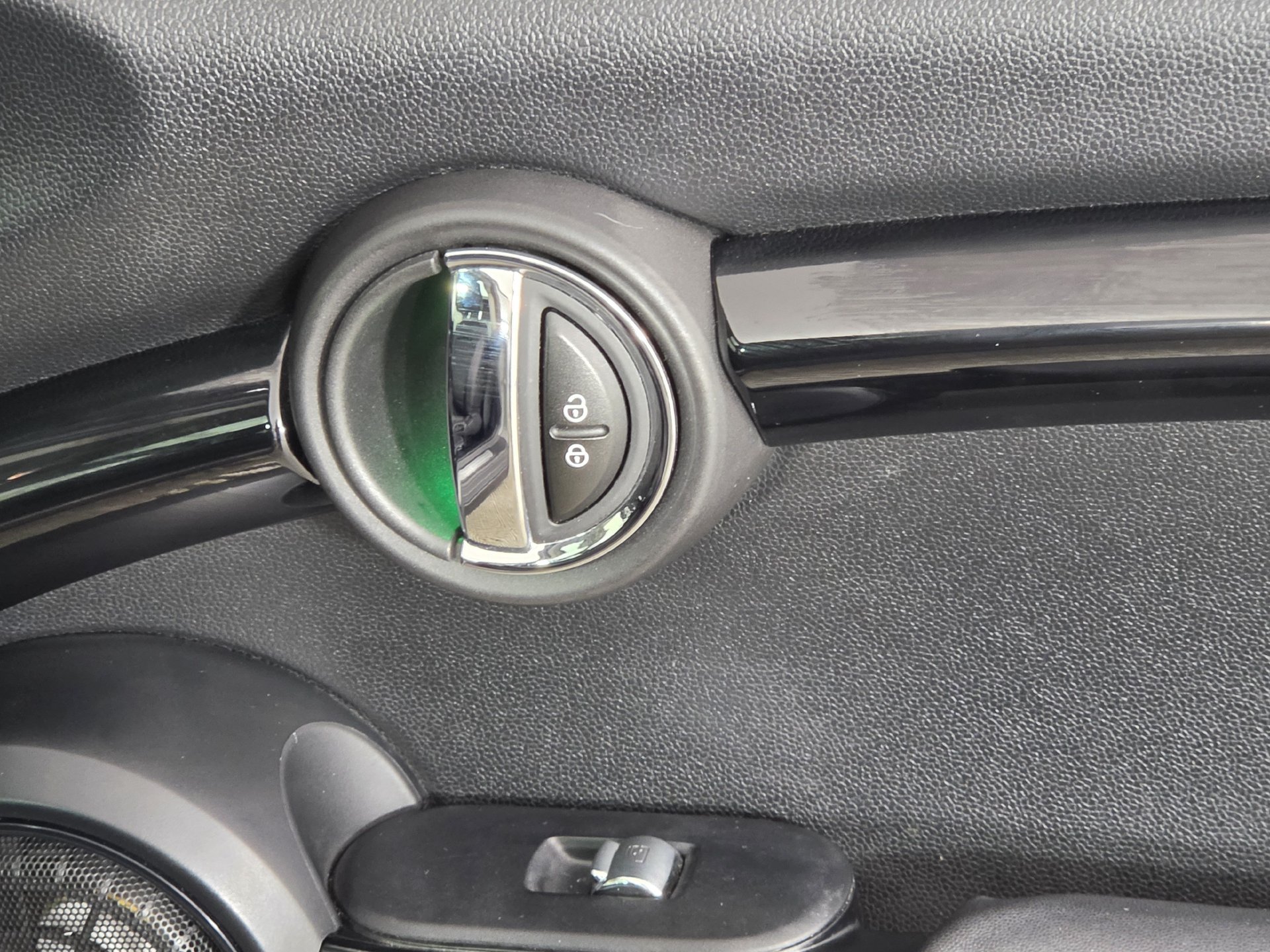 Used 2016 MINI Cooper 2-Door Hardtop FWD image 24