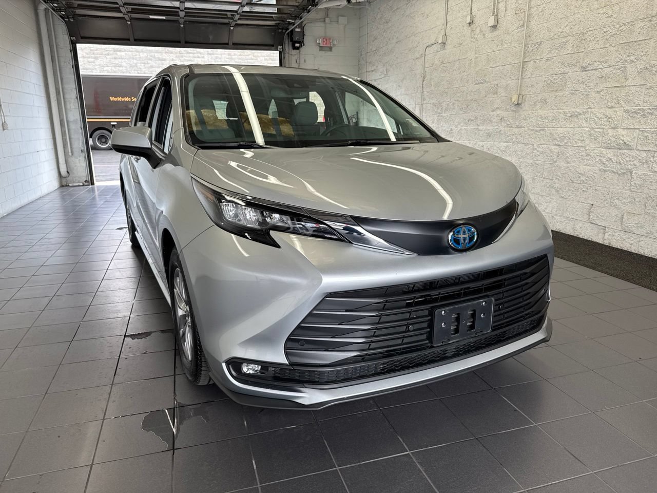 Certified 2025 Toyota Sienna XLE w/ XLE Plus Package AWD/4WD image 2