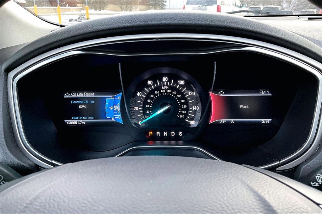 Used 2016 Ford Fusion SE image 12