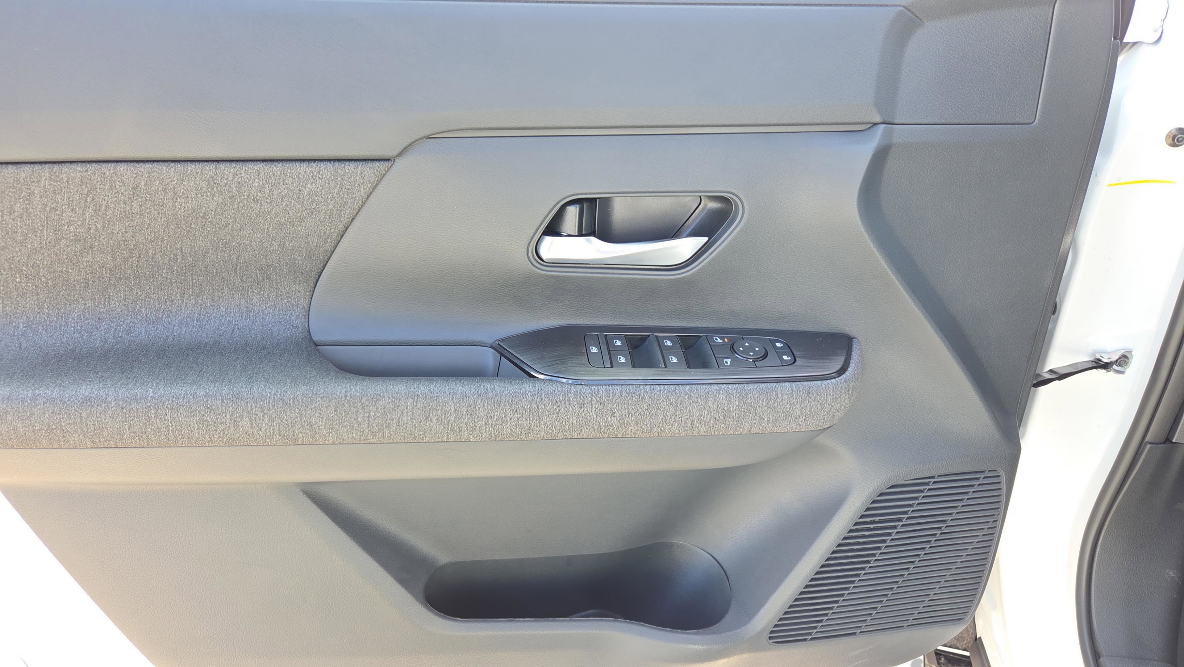 New 2026 Nissan Kicks SV image 15