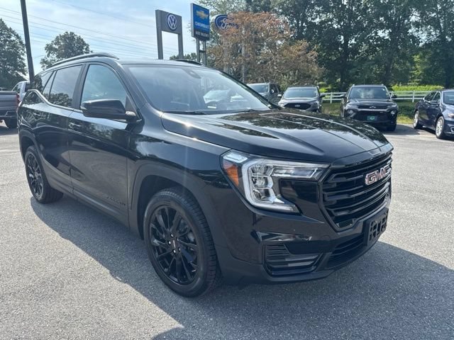 Used 2023 GMC Terrain SLE w/ Driver Convenience Package AWD/4WD image 4