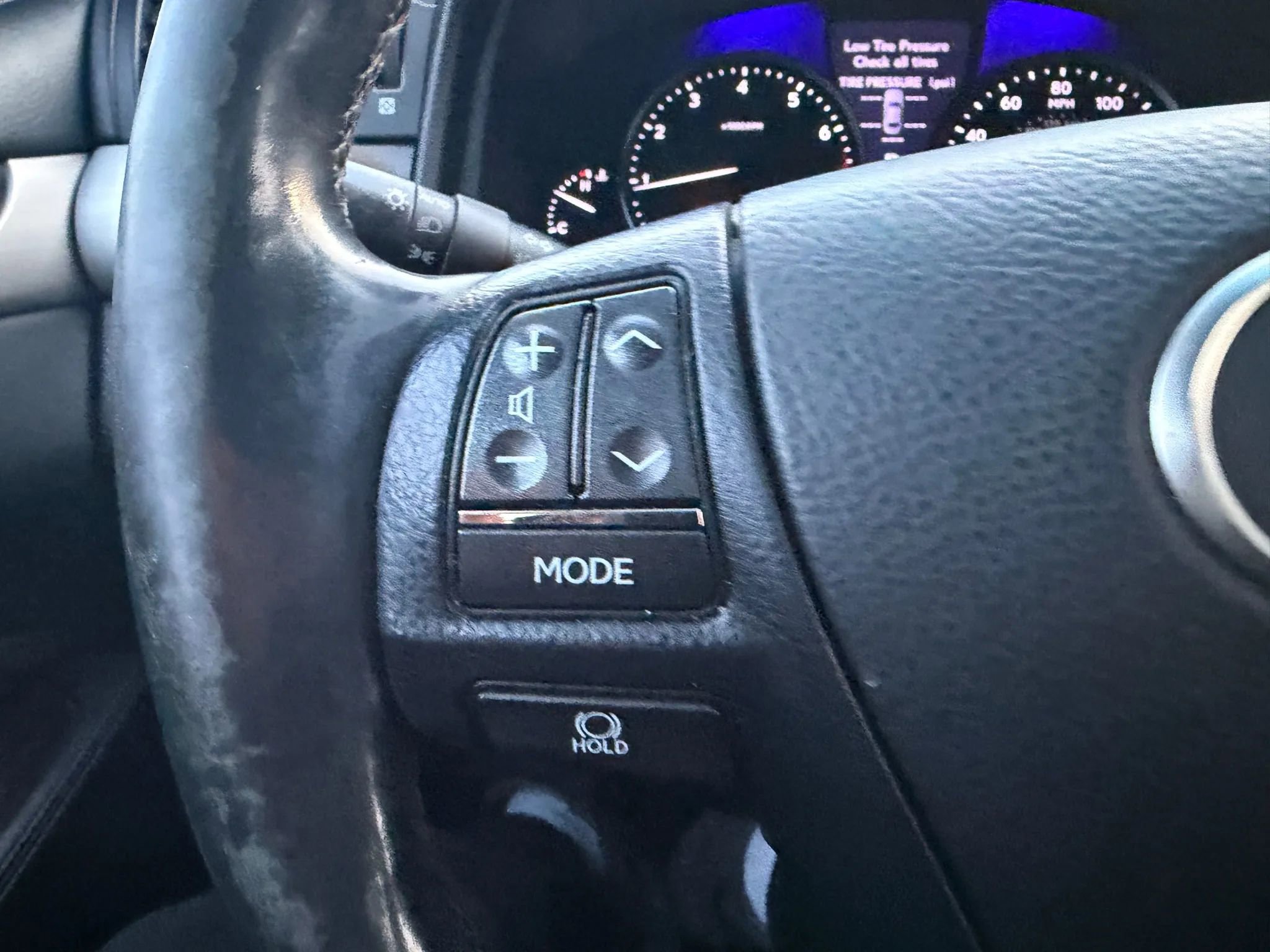 Used 2013 Lexus LS 460 AWD w/ Comfort Pkg image 26