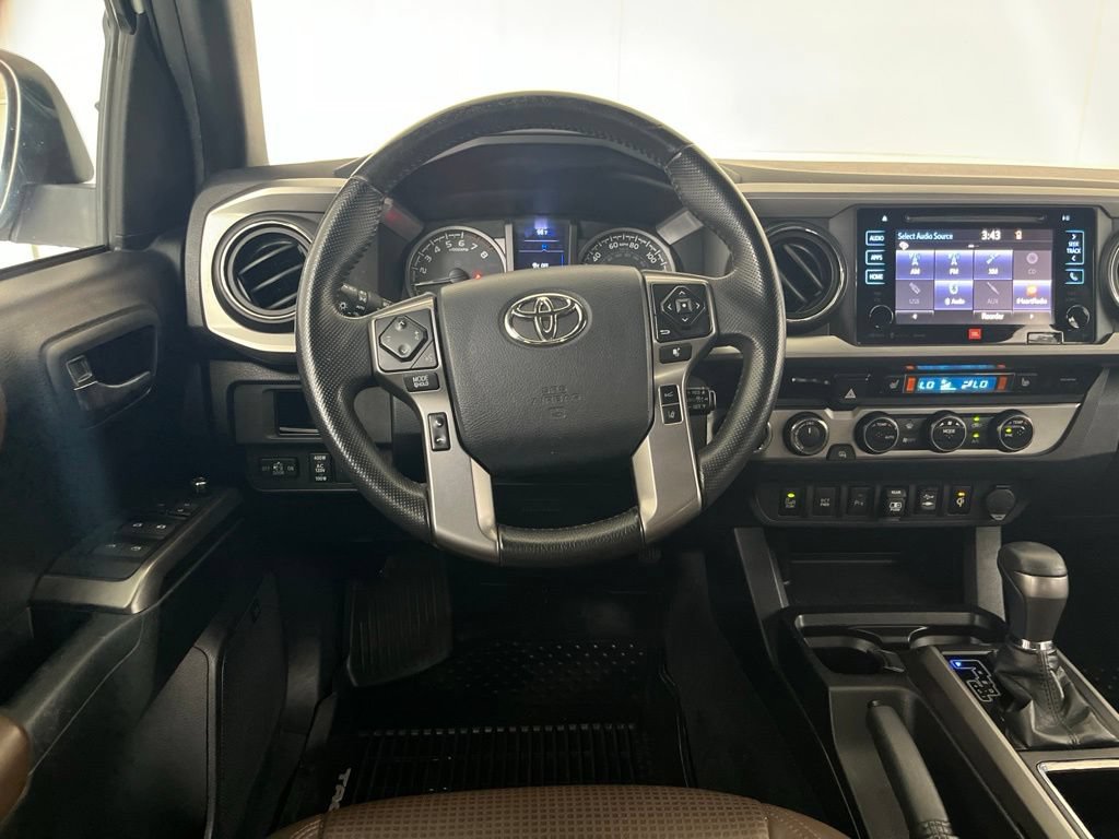 Used 2018 Toyota Tacoma Limited AWD/4WD image 31
