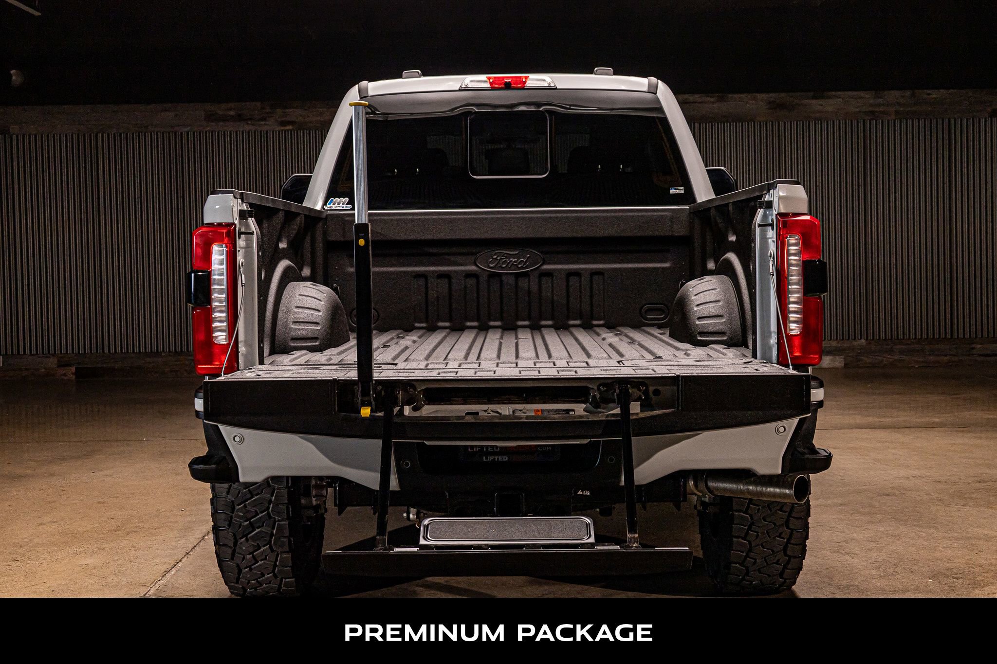 Used 2026 Ford F350 Lariat w/ Black Appearance Package AWD/4WD image 9