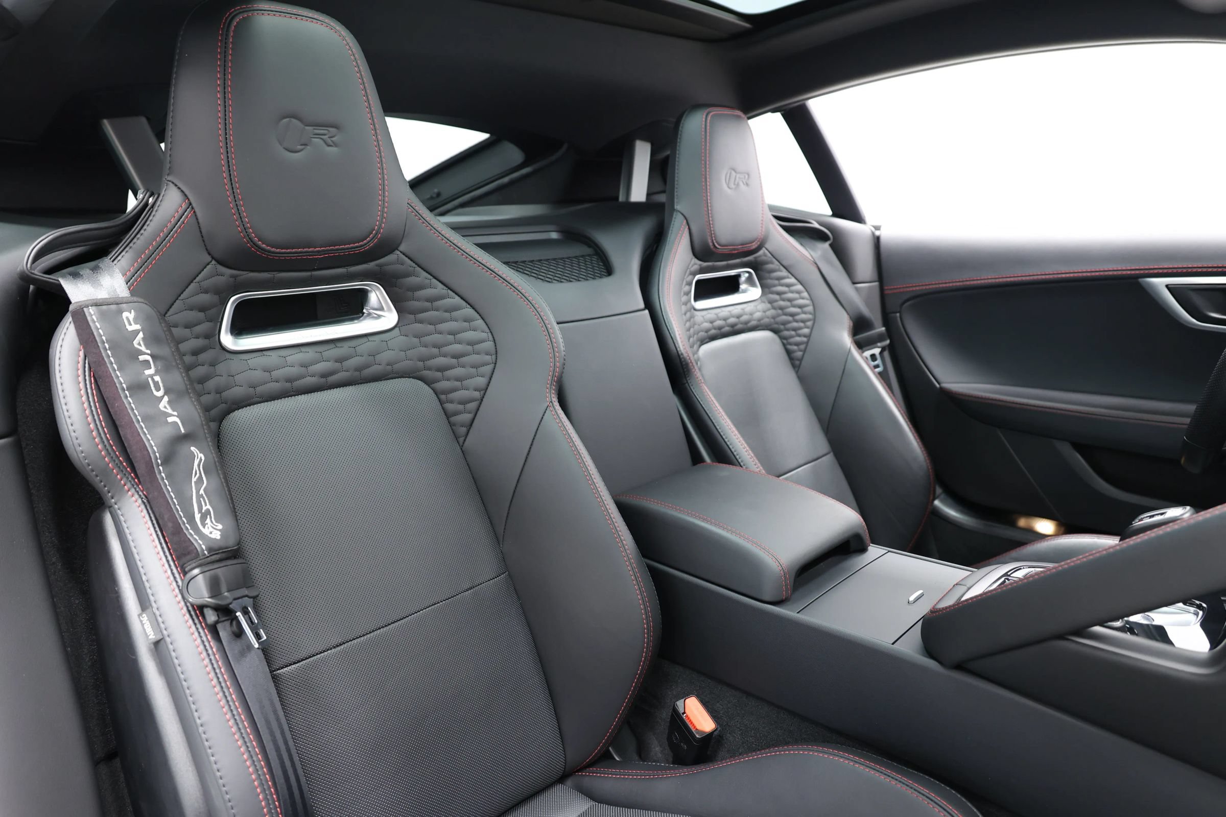 Used 2021 Jaguar F-TYPE R AWD/4WD image 68