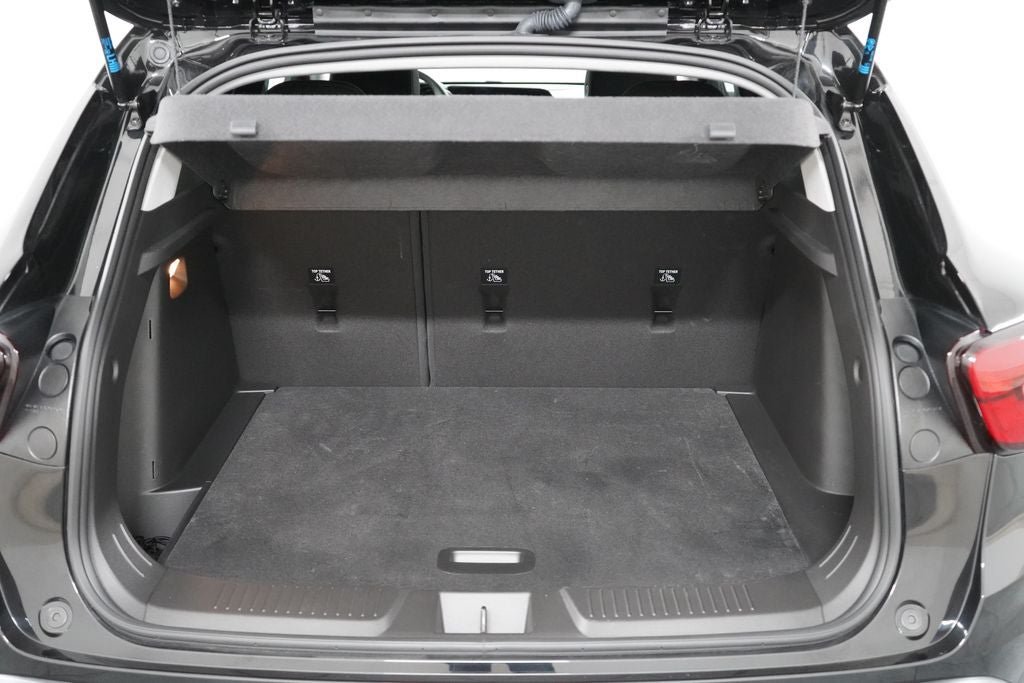 Used 2025 Chevrolet Trax LS FWD image 24
