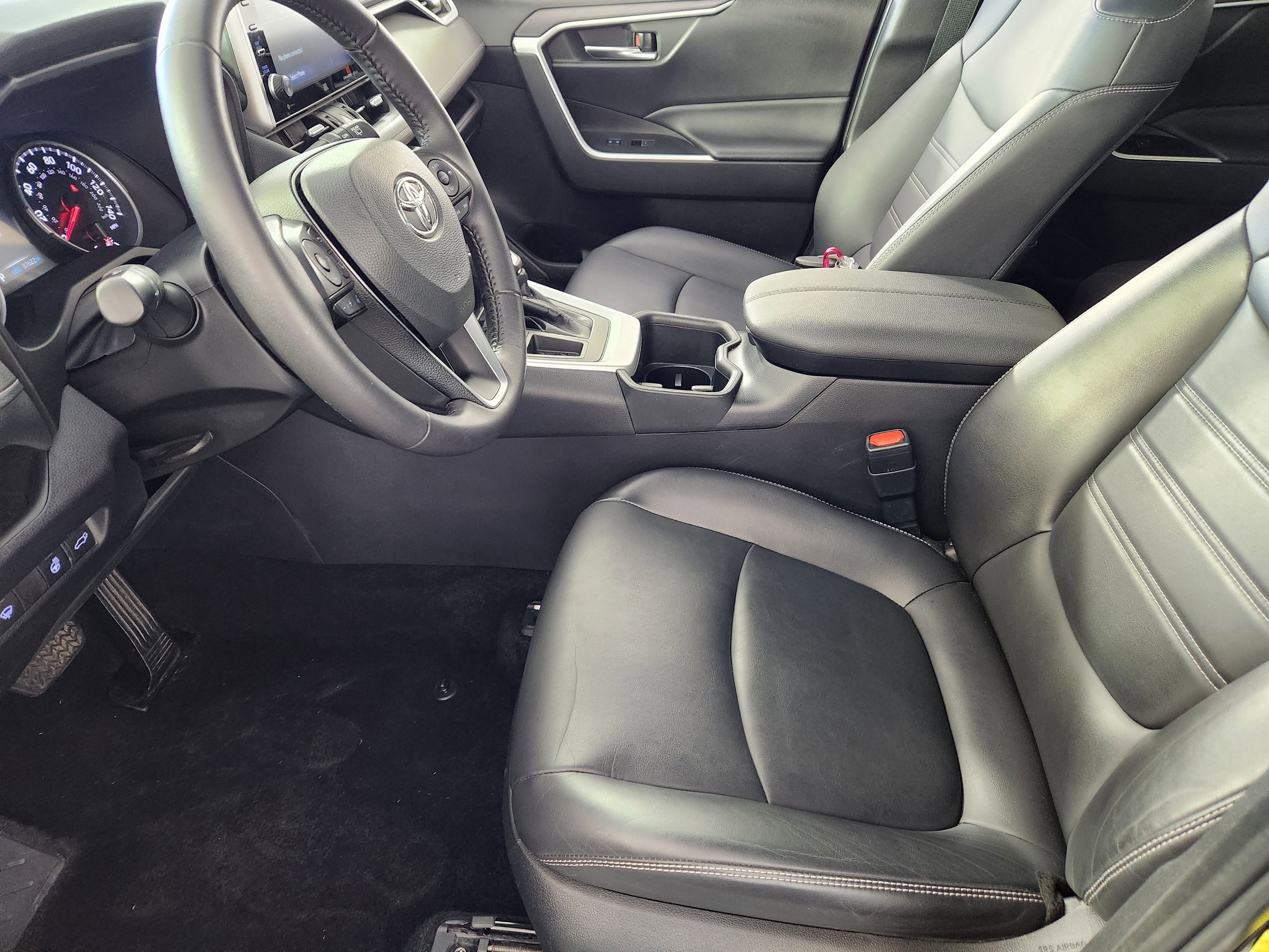 Used 2022 Toyota RAV4 XLE Premium FWD image 11