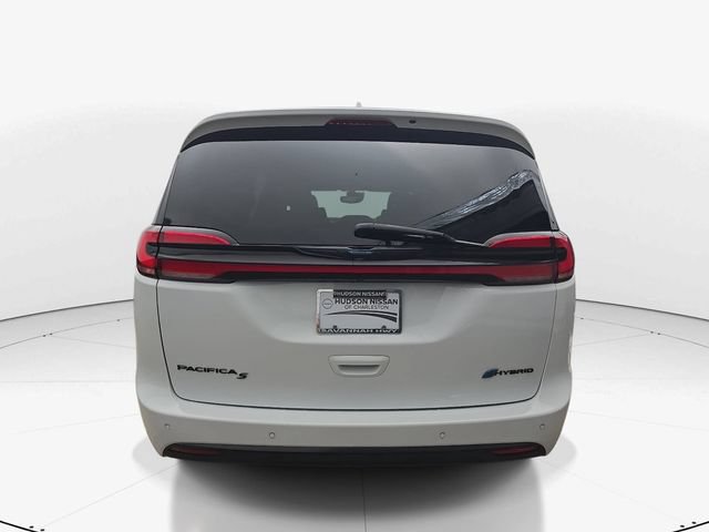 Used 2021 Chrysler Pacifica Limited w/ Uconnect Theater Family Group FWD image 7