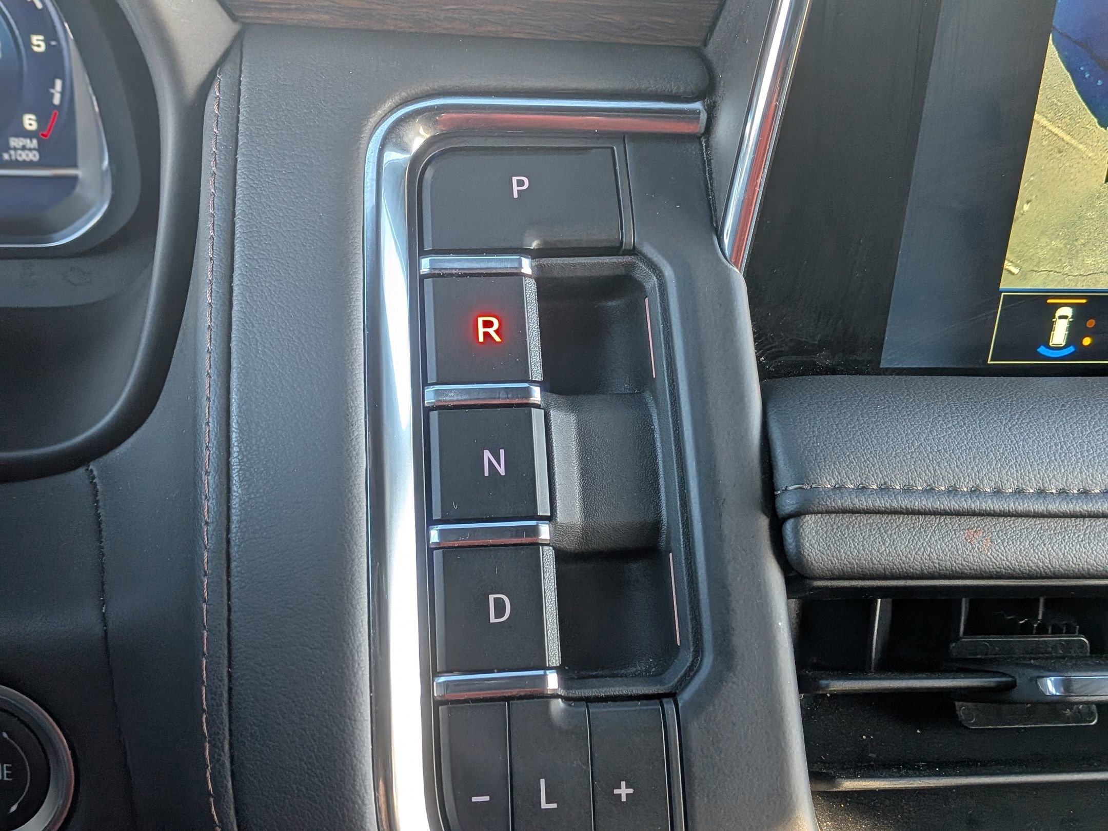 Certified 2024 Chevrolet Tahoe High Country w/ Premium Package AWD/4WD image 31