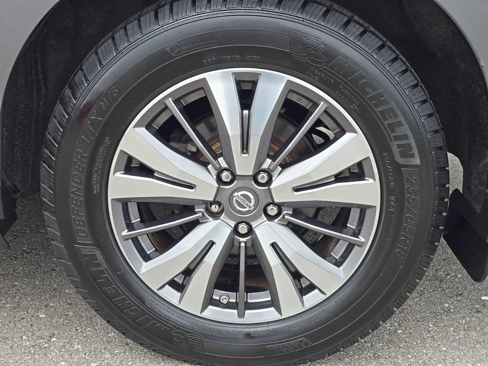 Used 2017 Nissan Pathfinder SL AWD/4WD image 13