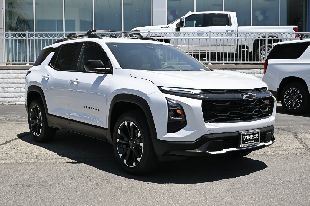 New 2026 Chevrolet Equinox RS FWD image 2