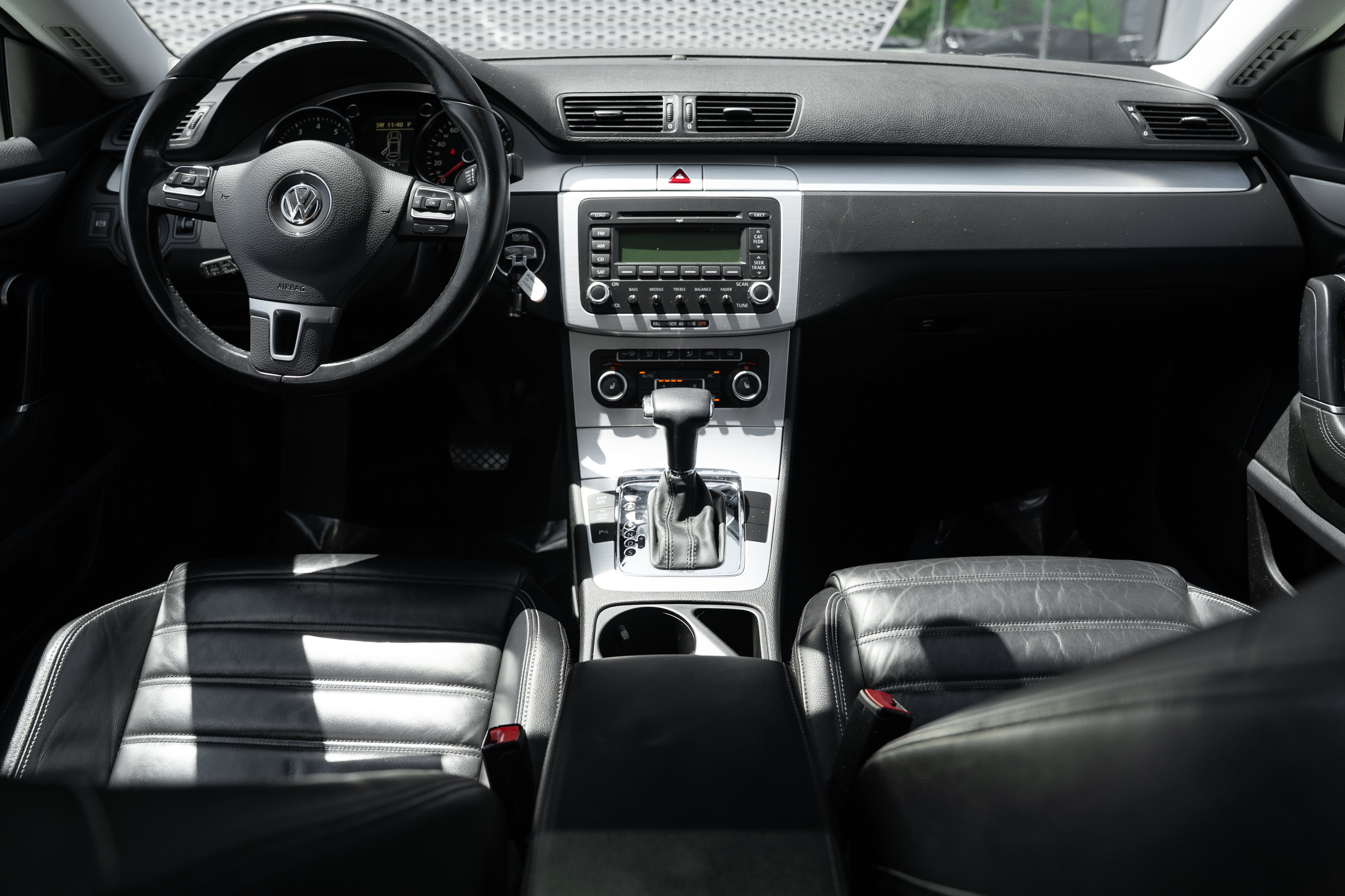 Used 2009 Volkswagen CC Luxury FWD image 8