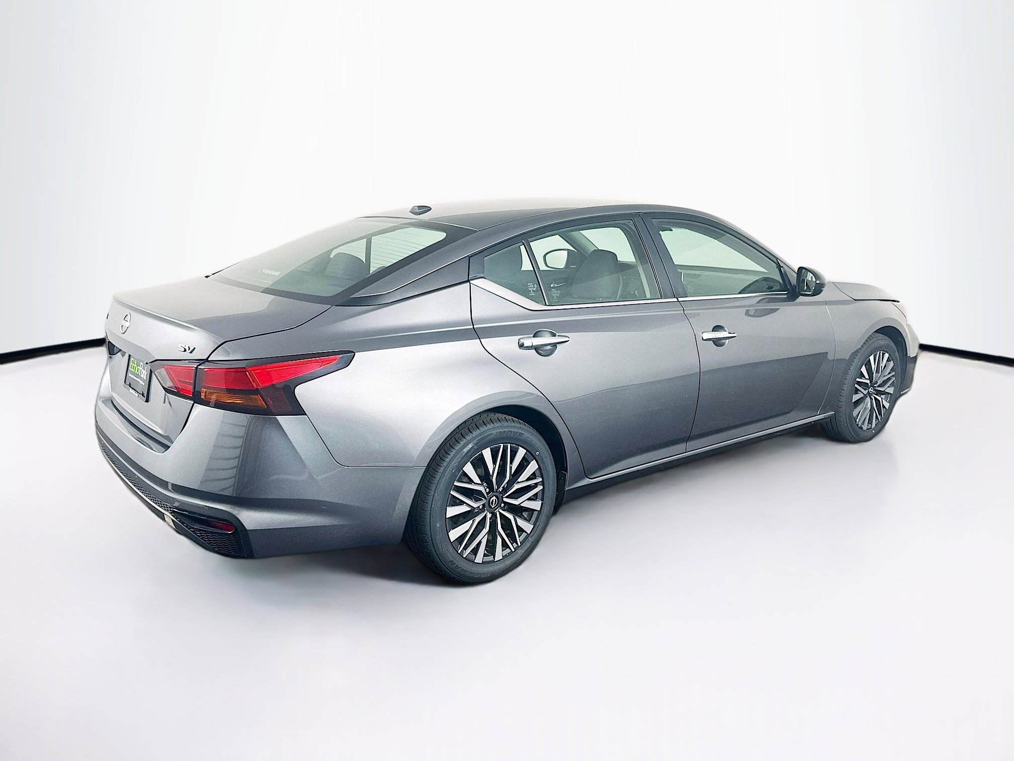 Used 2024 Nissan Altima 2.5 SV FWD image 9