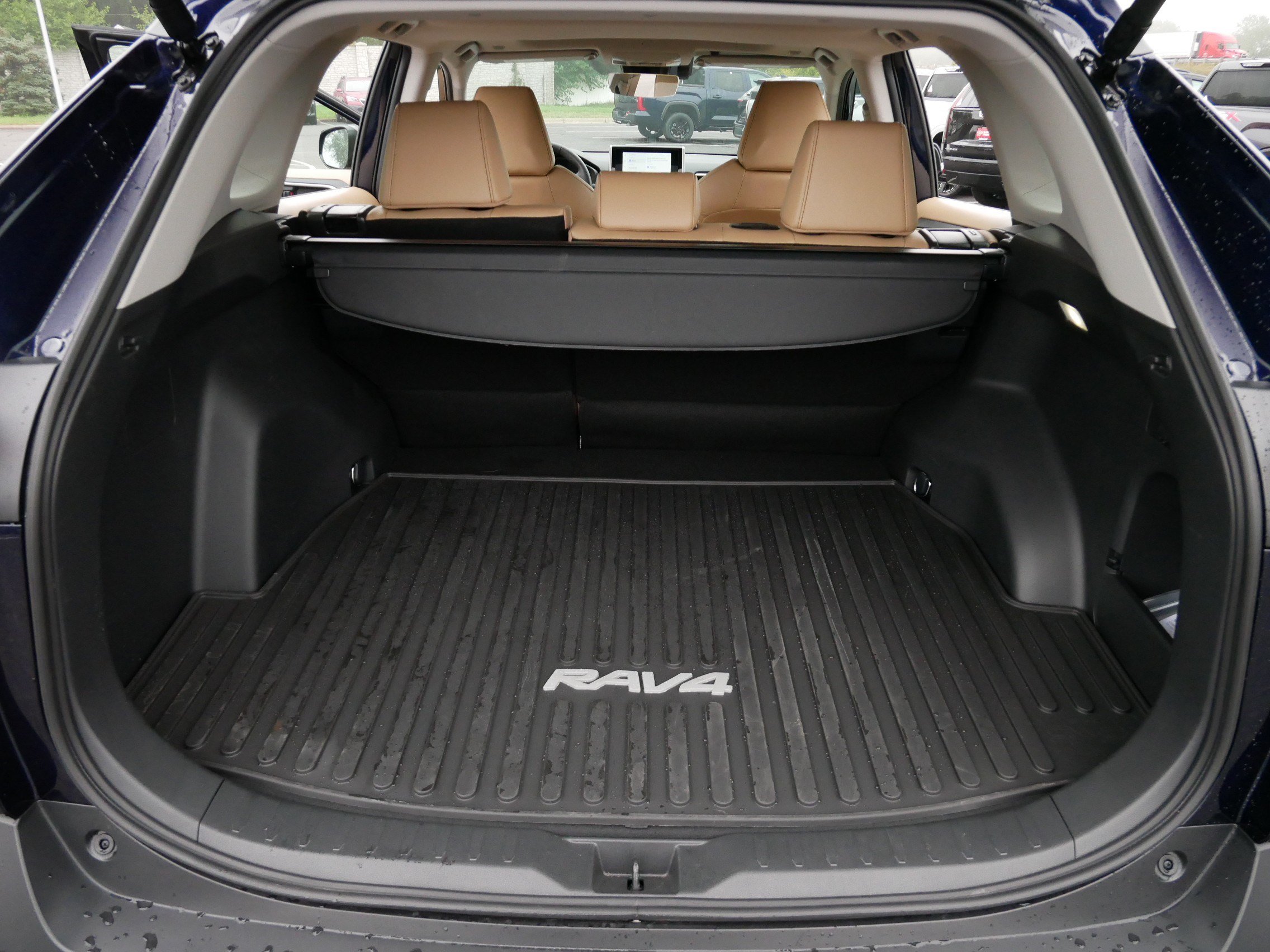 Used 2025 Toyota RAV4 XLE Premium AWD/4WD image 18