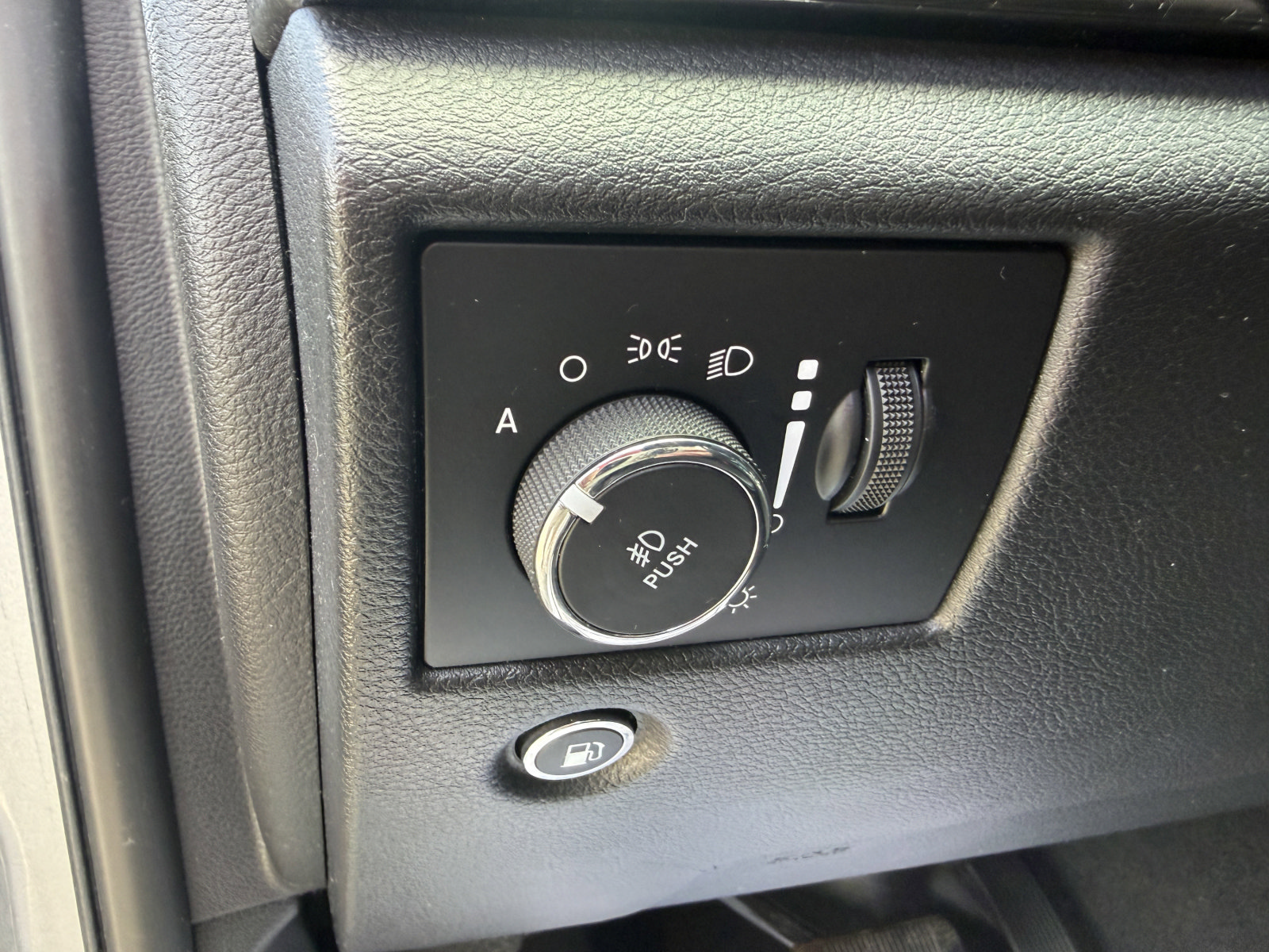 Used 2020 Jeep Grand Cherokee High Altitude AWD/4WD image 21