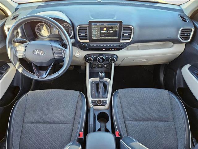 Used 2020 Hyundai Venue image 19