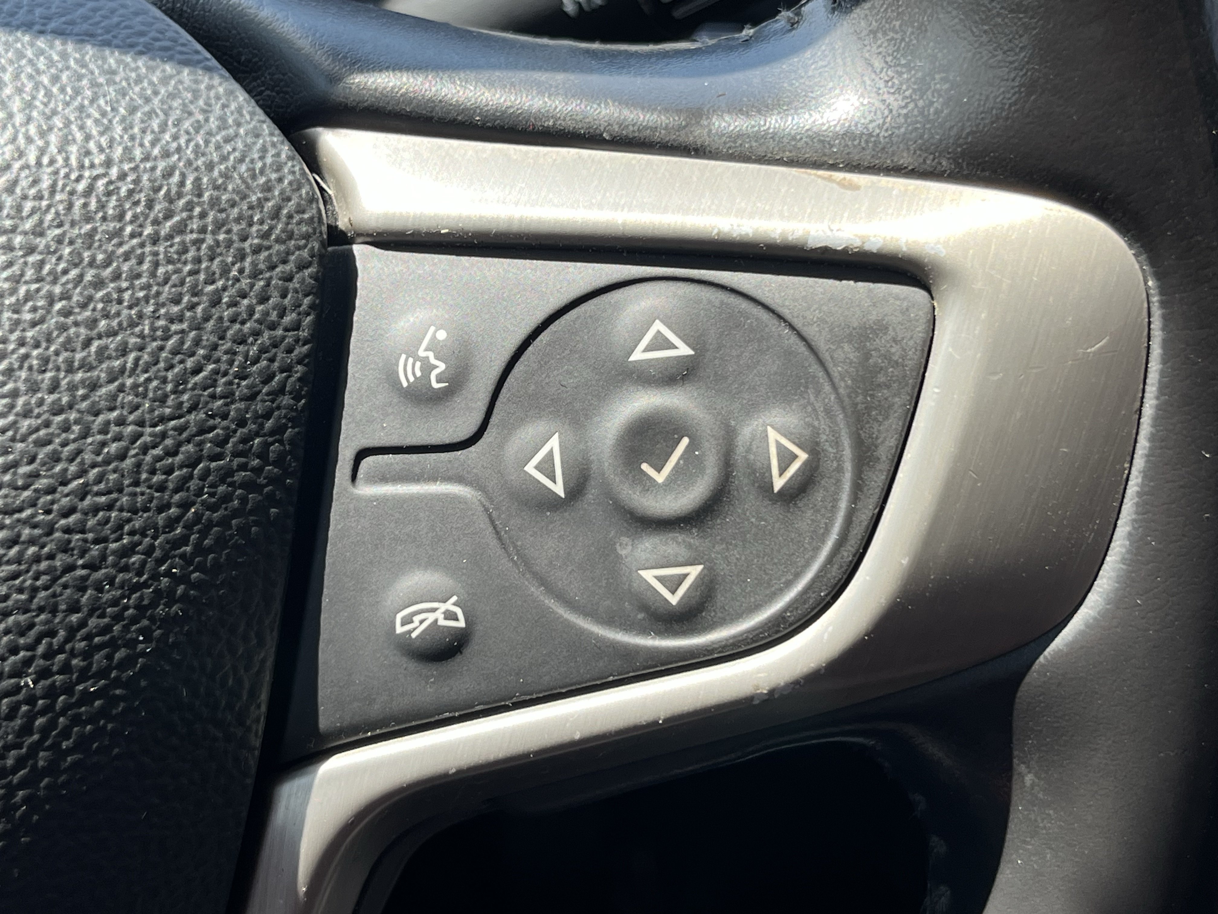 Used 2020 GMC Acadia Denali w/ Technology Package FWD image 21