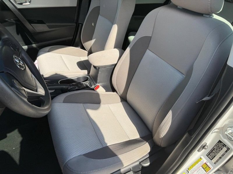 Used 2018 Toyota Corolla LE FWD image 16