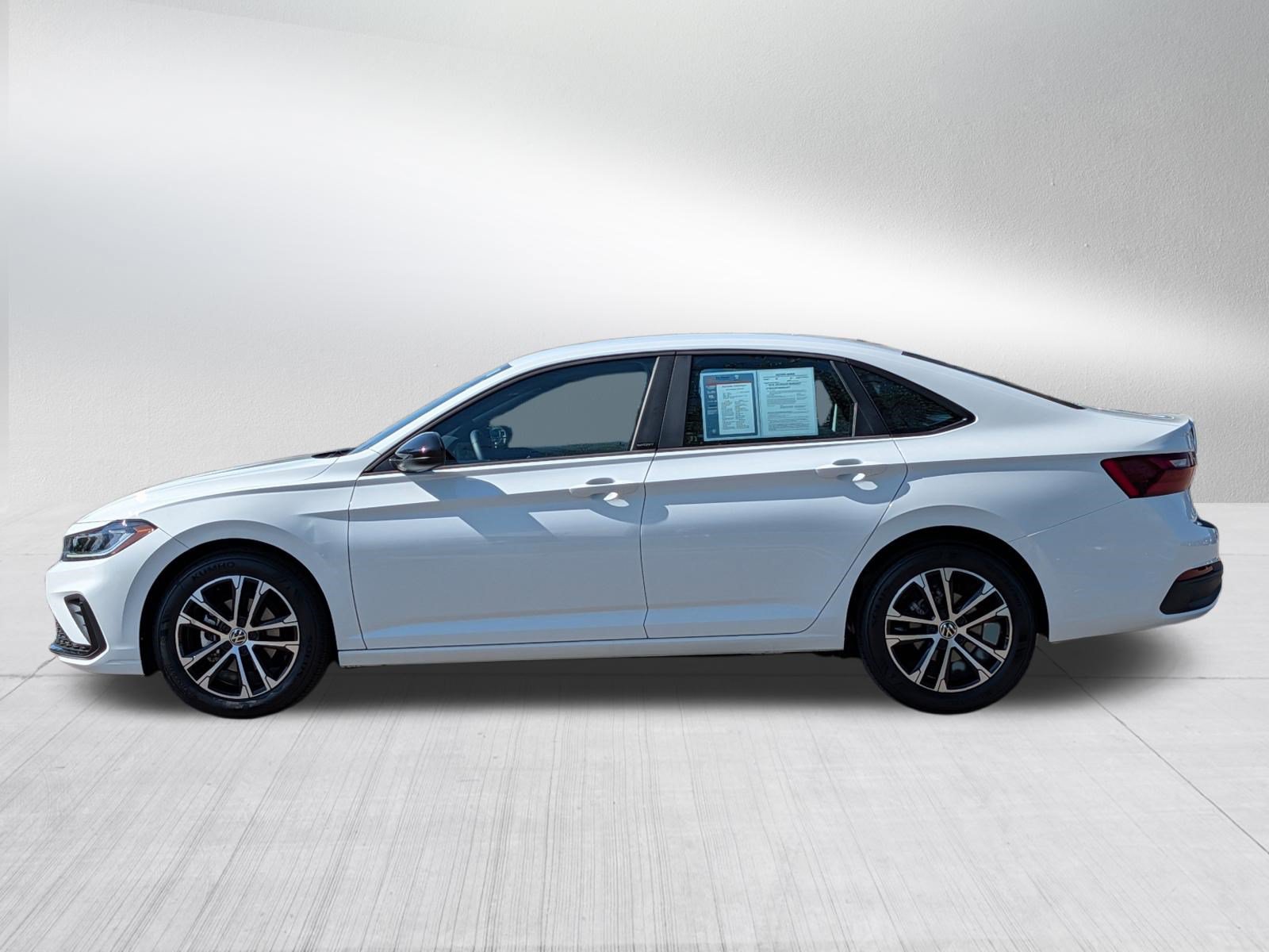 Used 2025 Volkswagen Jetta Sport FWD image 4