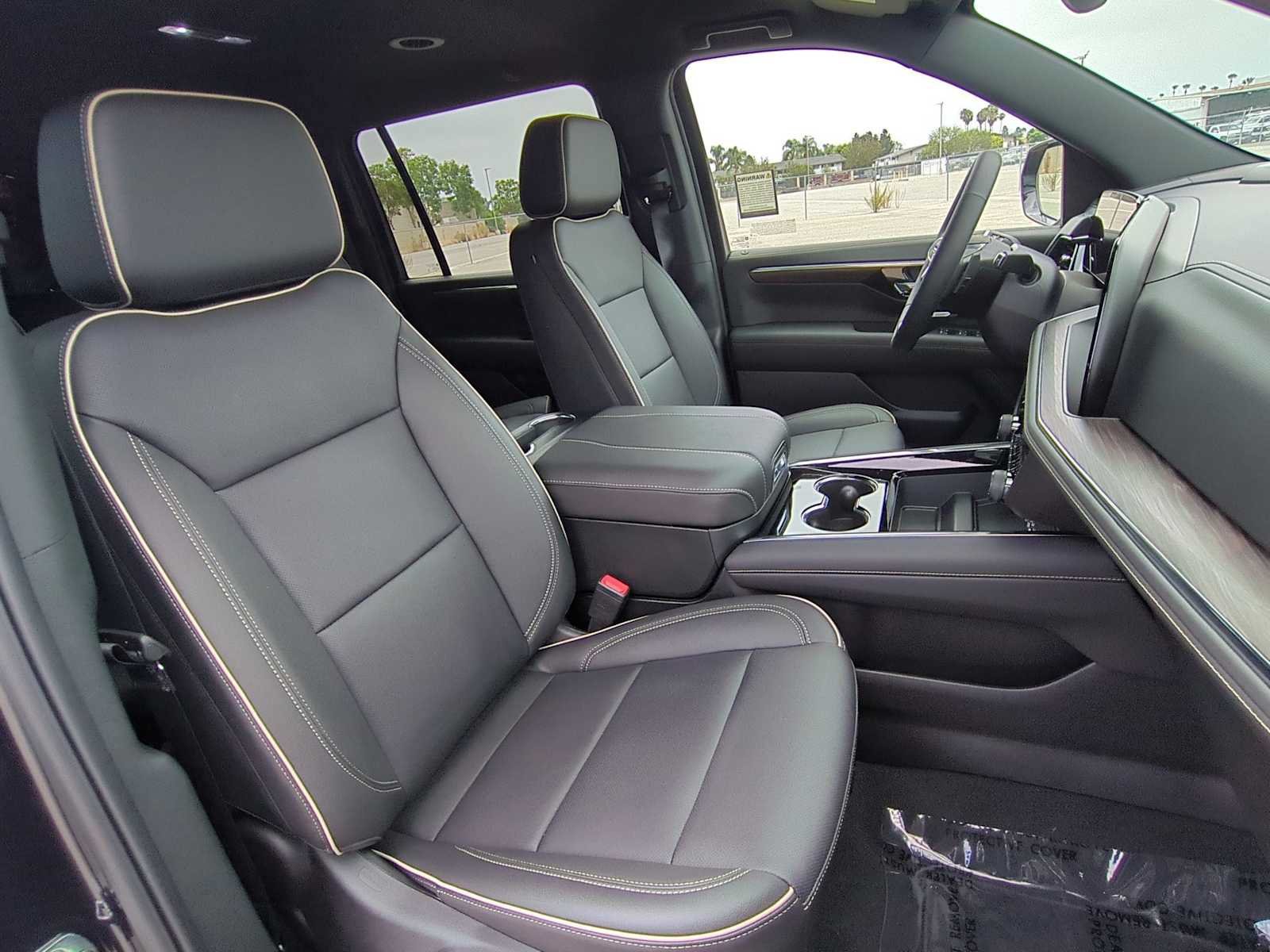 New 2026 Chevrolet Suburban Premier AWD/4WD image 27
